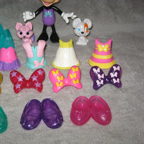 Disney Dress Up Minnie Mouse Snap N Style Huge Lot 2408A0 - Picture 9 of 11